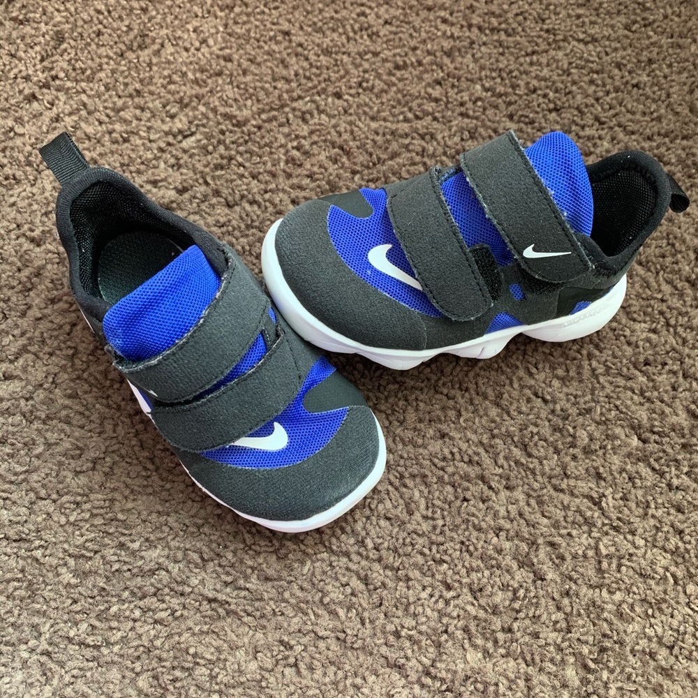 Nike shoes size 6